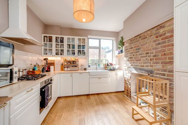3 Bedroom Flat To Let - Photo 1