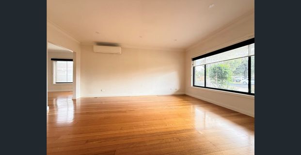 Spacious 3 Bedroom Home - Photo 1