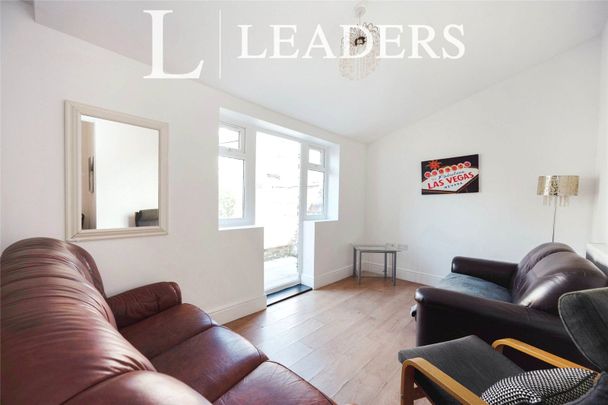 5 bedroom house to rent Britannia Road North, Southsea, PO5 - Photo 1