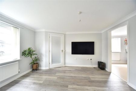 2 bedroom semi-detached house to rent - Photo 2