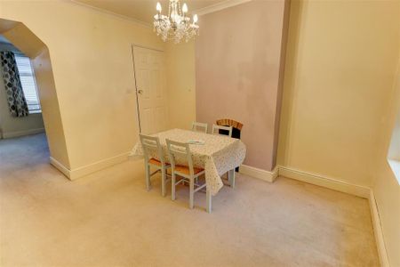 2 bedroom semi-detached house to rent - Photo 5