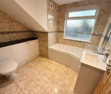 4 bedroom semi-detached house to rent - Photo 6