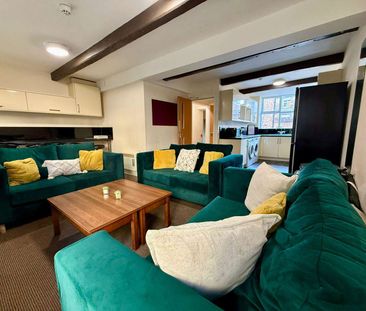 New Street Room 2 - Photo 1