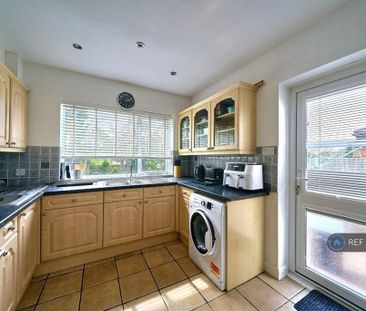 1 bedroom in a house share to rent - Photo 3