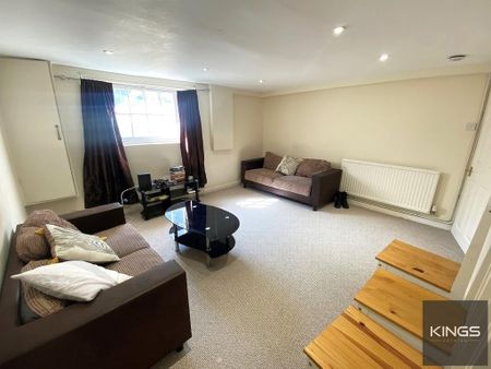 5 bedroom terraced house to rent - Photo 2