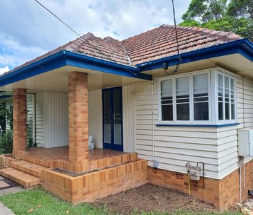 1 Newbolt Street, 4121, Holland Park Qld - Photo 5