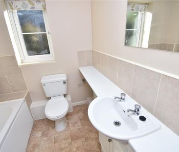 2 bedroom semi-detached house to rent - Photo 6