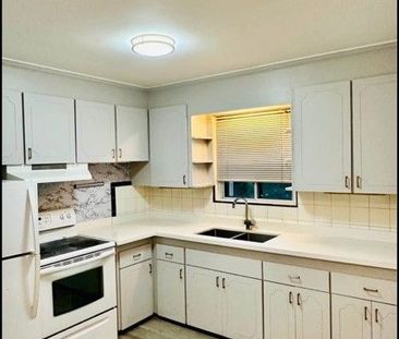 For Lease - 26 Kenton Drive, Toronto, Ontario - Photo 2