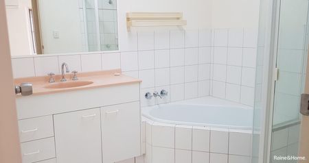 Two Bed Townhouse - Premier Complex - Photo 5