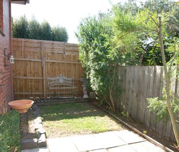 Lovely Maintained Unit - Photo 3