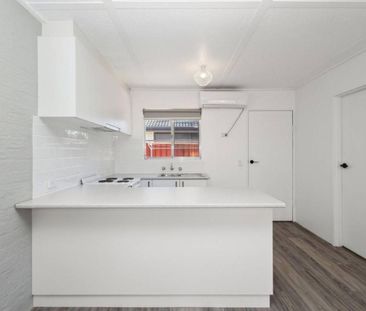 RENOVATED ONE BEDROOM UNIT - Photo 4