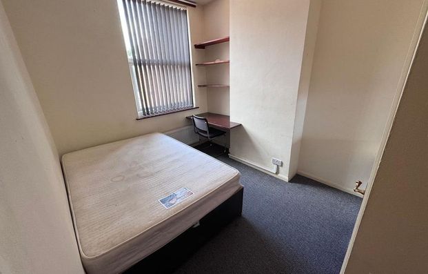 1 bedroom in a house share to rent - Photo 1