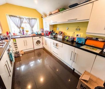 4 bedroom terraced house to rent - Photo 4