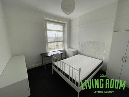3 bedroom flat to rent - Photo 5