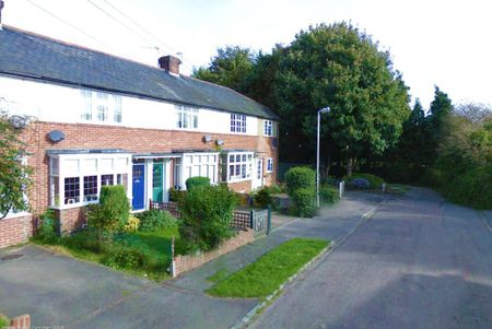 2 bedroom terraced house to rent - Photo 2