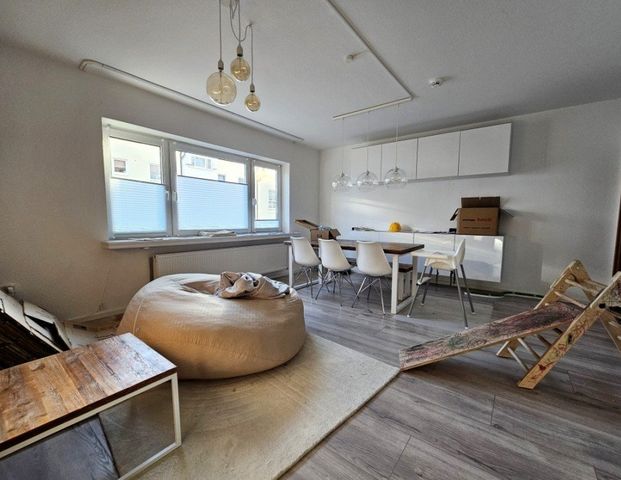 Lichtverwöhnte 3-Zimmerwohnung mit Balkon im Herzen von Ohligs - Photo 1