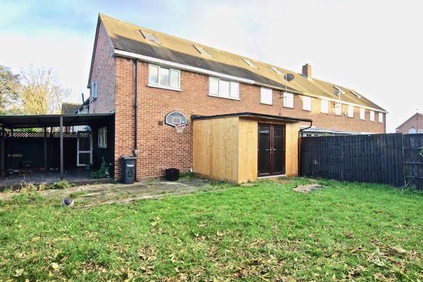 4 bedroom terraced house to rent - Photo 1