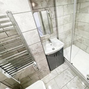 1 bedroom detached house to rent - Photo 2