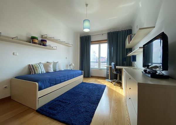 4 Bedroom Apartment with parking, Telheiras, Lisboa