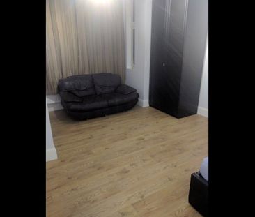 Studio Flat, Gladstone Park Gardens, NW2 - Photo 6