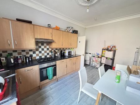 50 St Michaels Road, Leeds, LS6 3BG - Photo 3
