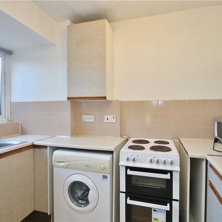 Elder Close, Guildford, Surrey, GU4 7YW - Photo 3