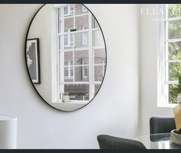 Spacious Art Deco Apartment | Prime Location - Photo 5