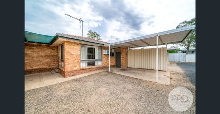 2/6 Veale Street, Ashmont NSW 2650 - Photo 2