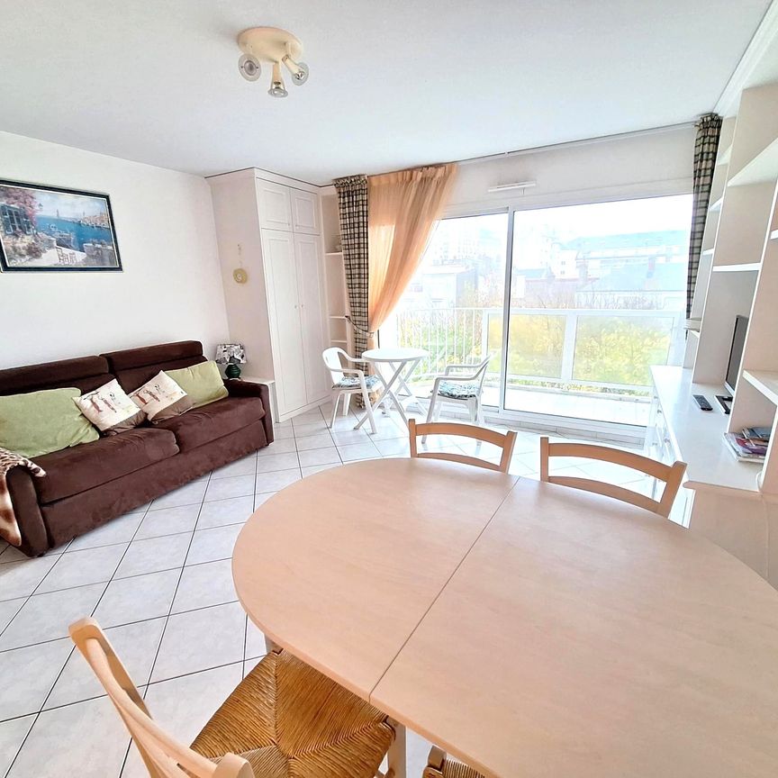 Location Appartement 1 pièce 34m² LES SABLES D OLONNE 85100 - Photo 1