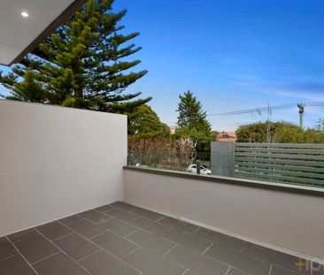 135A Linacre Road, Hampton VIC 3188 - House For Rent | Domain - Photo 6