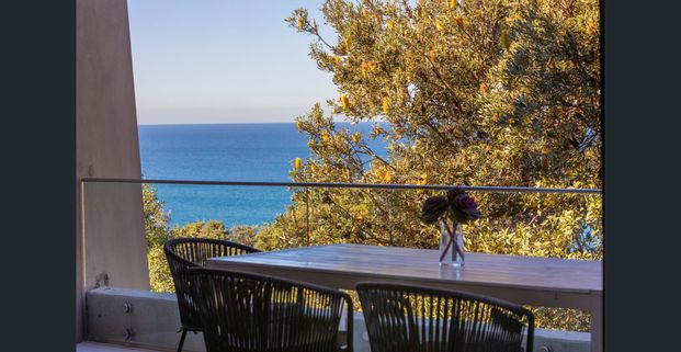 Stunning Beachside Masterpiece With Huge Entertainers' Roof Terrace & Double LUG - Photo 1