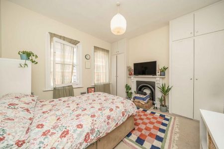 4 bedroom flat to rent - Photo 4