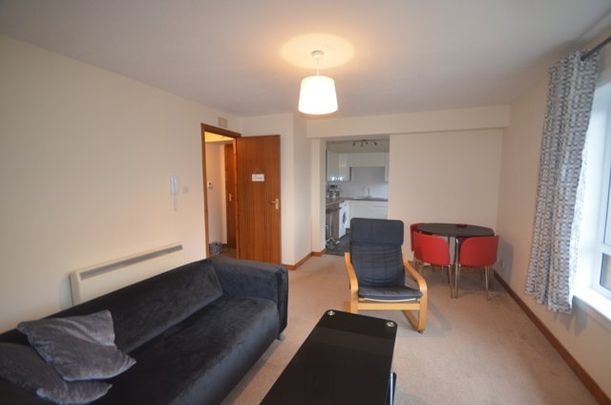 43 Fairview Drive, AB22 8ZL, Aberdeen - Photo 1