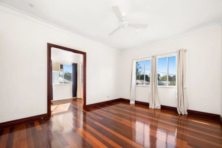 Charming Lowset Home in Prime Lifestyle Location - Photo 2