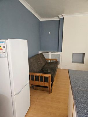 5 bedroom end of terrace house to rent - Photo 1