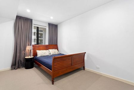 Modern Two Bedroom Unit in a Prime Location - Photo 2