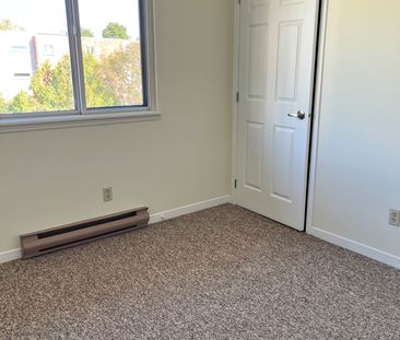 For Lease - 131 Edgehill Drive Unit# N11, Barrie, Ontario - Photo 2