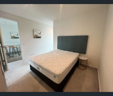 Furnished 1 Bedroom Apartment in the Heart of Southbank - Photo 4