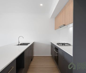 Modern Double-Storey Living with Space, Style & Convenience - Photo 5