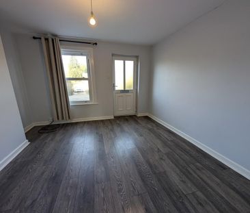 2 bedroom end of terrace house to rent - Photo 1