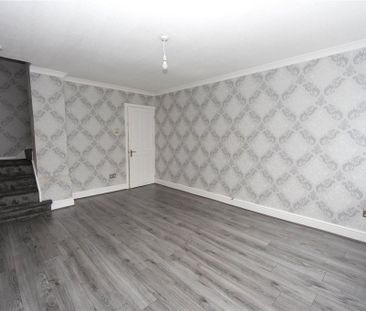 2 bedroom semi-detached house to rent - Photo 2