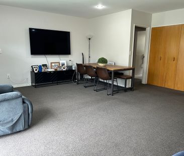 Spacious 2 Bedroom Unit - Photo 1