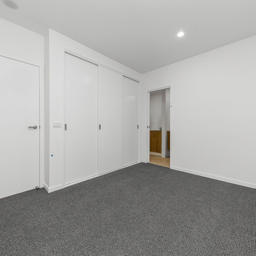 6/2 Howard Court, Clayton - Photo 1