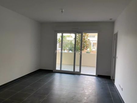 Location Appartement 2 pièces 44 m2 à Antibes - Photo 2