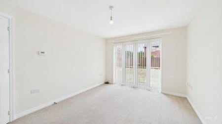 3 bedroom detached house to rent - Photo 2