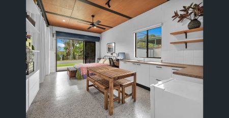 Spacious Two-Storey Home with Lake Views – Heart of Boreen Point - Photo 3