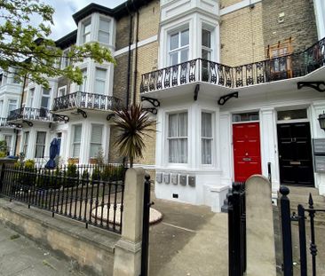 Camperdown, Great Yarmouth - Photo 1