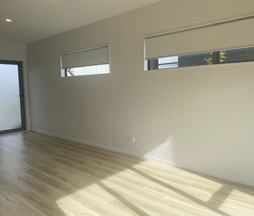 1/35 Renata Crescent, Te Atatu Peninsula - Photo 1