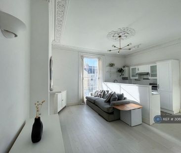 1 bedroom flat to rent - Photo 2