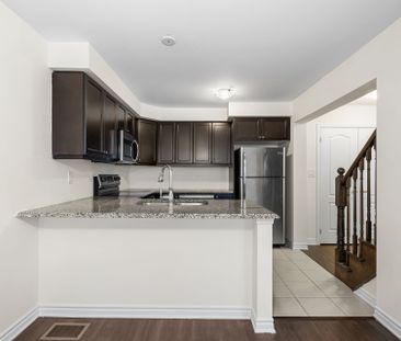 For Lease - 101 McAlister Avenue, Richmond Hill, Ontario - Photo 2